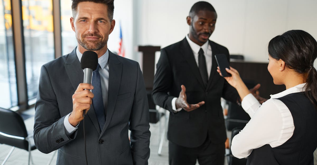 如何避免技术支持辅助影响游戏的经济模式？